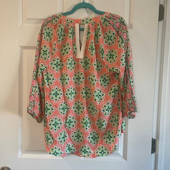 Crown & Ivy Blouse Women's Pink and Green 3/4 Sleeve V-Neck Crochet Sz OX - Picture 2 of 11